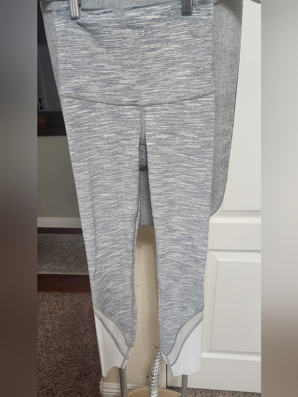 Lululemon Crop Legging Black Gray & White Size 4
